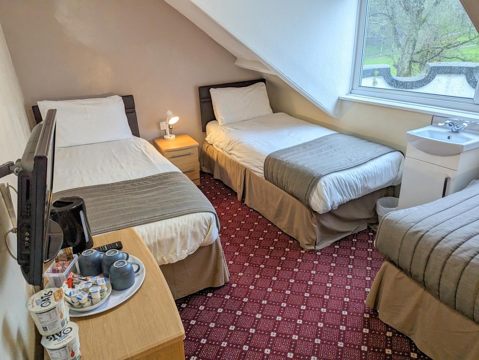 The George Guest House Плимът Екстериор снимка