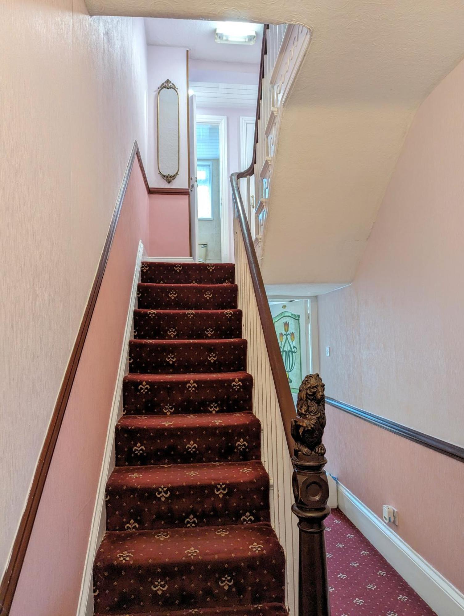 The George Guest House Плимът Екстериор снимка