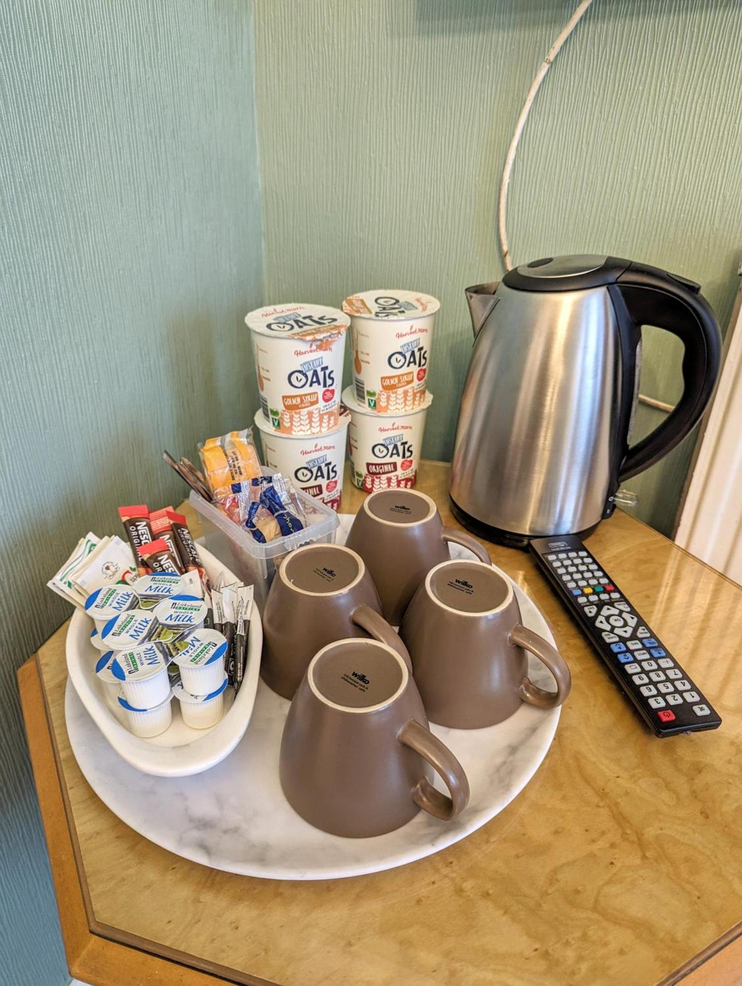The George Guest House Плимът Екстериор снимка