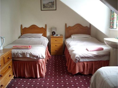 The George Guest House Плимът Екстериор снимка